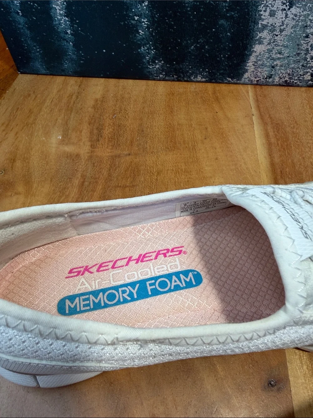 Skechers Clean Girl Gratis Snazzy Wit Slip-On Sneakers White/Silver 6 VGUC